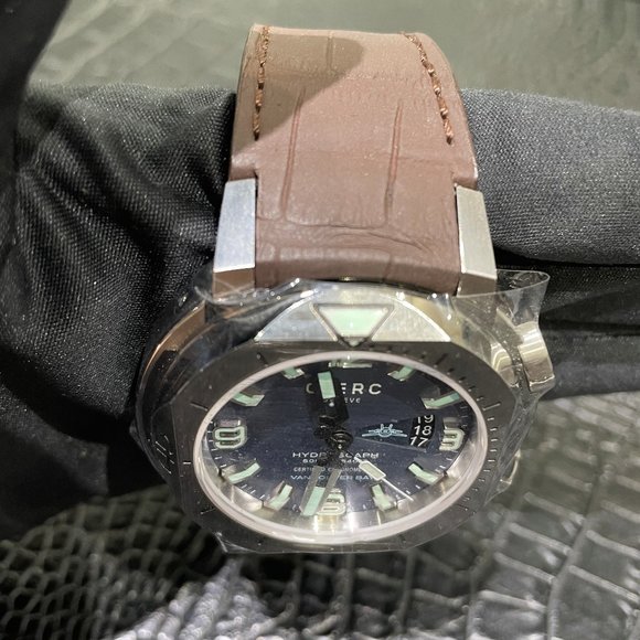 Men's Watch - Picture 2 of 3